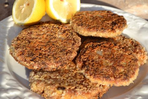 Simple Salmon Patties Recipe, Panko Salmon, Healthy Seafood Dinners, Salmon Burger Recipe, Low Budget Meals, Easy Meals For One, Salmon Croquettes, Recipe For One, Salmon Patties Recipe