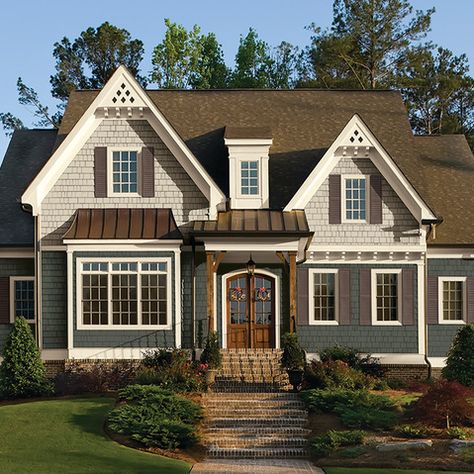 Two Tone Exterior Design Ideas, Pictures, Remodel and Decor Buying A House, Brick Exterior House, Casa Exterior, Home Buying Process, Traditional Exterior, Exterior House Colors, Ideas Pictures, Home Ownership, House Designs Exterior