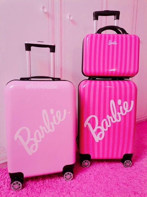 Barbie Suitcase, Barbie Room Decor, Barbie Merch, Barbie Items, Barbie Bedroom, Barbie Things, Princess Barbie Dolls, Minnie Mouse Toys, Cute Suitcases