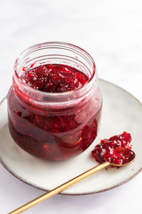 Red Currant Recipe, Rhubarb Freezer Jam, Red Currant Jam, Currant Recipes, Currant Jam, Currant Jelly, Strawberry Jam Recipe, Freezer Jam, Berry Jam