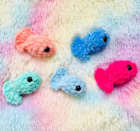 Mini Fish - Easy Crochet Pattern! – yarnybox Crochet Fish Plush, Crochet Mini Fish Free Pattern, Beta Fish Crochet, Crochet Mini Fish, Mini Fish Crochet Pattern, Crochet Mini Free Pattern, Amigurumi Free Pattern Small, Crochet Fish Pattern Free Easy, Goldfish Crochet Pattern Free