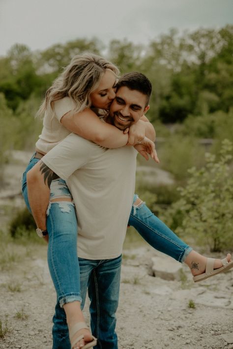 White Shirt Denim Jeans Family Photoshoot, White Shirt And Jeans Couples Photoshoot, Couple Outfits For Pictures, Prenup Outfit, Boho Engagement, Fall Pics, Couples Outfit, Future Photos, Couple Picture