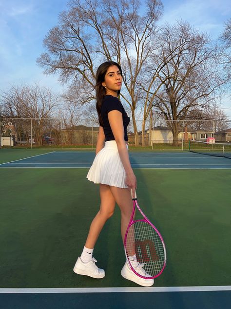 Tennis outfit, fashion inspo, summer fashion, spring fashion, summertime, instagram photo ideas, fashion ideas 2023 Fashion Ideas 2023, Cute Tennis Skirt Outfits, Cute Tennis Skirt, Fashion Inspo Summer, Tennis Skirt Outfits, Garage Clothing, Tennis Outfit, Bodycon Sweater, New Cut