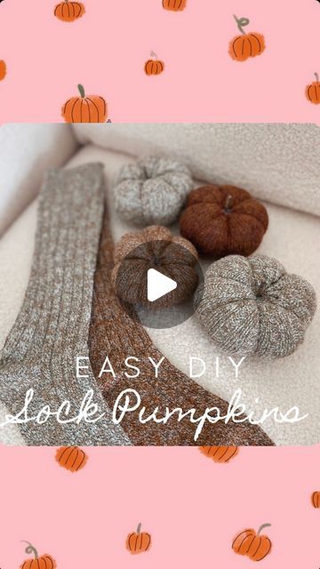 Pumpkin Socks, Diy Halloween Gifts, Diy Pumpkins Crafts, Fall Pumpkin Crafts, Fall Decor Diy Crafts, Diy Socks, Sock Crafts, Candy Crafts, Pumpkin Fall Decor