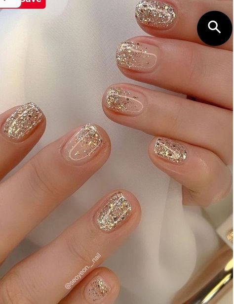 Classy Gold Nails, Gold Nails Prom, Growth Tattoos, Gold Holiday Nails, Gold Toe Nails, Gold Sparkle Nails, Dance Nails, Brush Techniques, Nails Brush