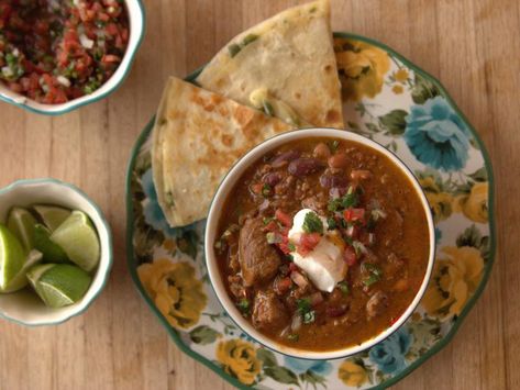 Chunky Beef Chili Recipe, Pioneer Woman Chili, Bowl Of Chili, Beef Chili Recipe, Anne Stokes, Pioneer Woman Recipes, Beef Chili, Soup And Stew, Ree Drummond