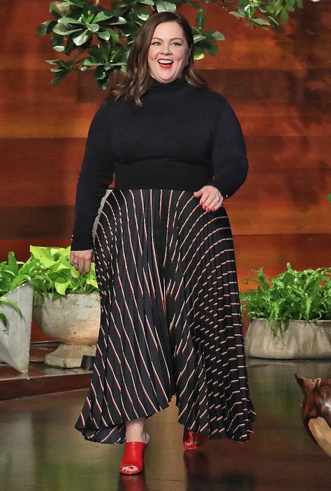 Melissa McCarthy Melissa Mccarthy Fashion, Melissa Mccarthy Outfits, Melissa Mccarthy Style, Girls Attire, Ellen Degeneres Show, Plus Size Fall Outfit, Full Figure Fashion, Plus Size Cocktail Dresses, Melissa Mccarthy