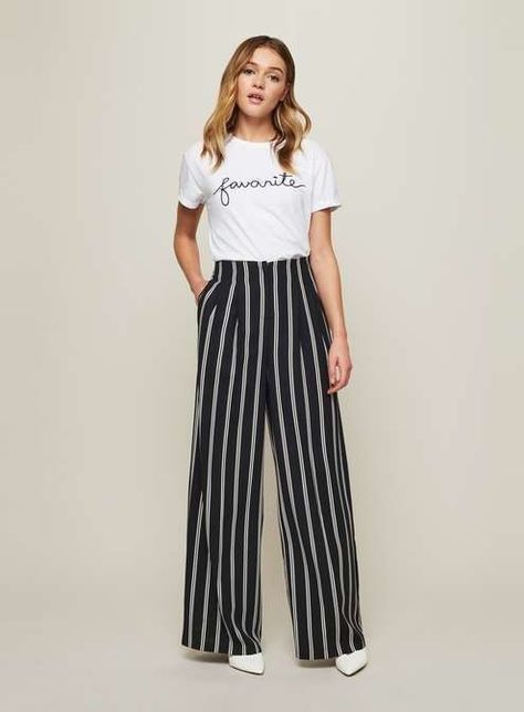 Outfit Con Palazo, Stripe Pants Outfit, Best Summer Outfits, Wide Leg Trousers Outfit, Striped Wide Leg Trousers, Diy Pants, Summer Outfits Ideas, Outfit Looks, Color Combinations For Clothes