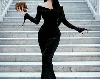 Morticia Addams Dress, Addams Morticia, Morticia Addams Costume, Addams Family Morticia, Addams Dress, Addams Familie, Movie Cosplay, Morticia Addams, Woman Movie