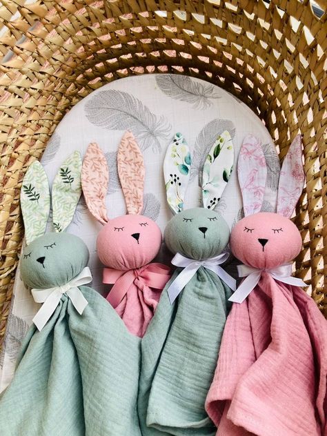 Bunny Lovey Pattern Free, Baby Gifts To Sew, Baby Lovey Blanket, Baby Bunny Toy, Bunny Sewing, Bunny Lovey, Bunny Blanket, Bunny Soft Toy, Baby Security Blanket