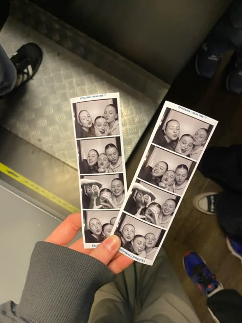 Photobooth, vintage, friends, aesthetic, that girl, sweden, cruise, trip, photoshoot Photostrip Aesthetic, Vintage Friends Aesthetic, Vintage Photobooth Photos, Photobooth Pictures With Friends, Photobooth Ideas Friends, Photo Booth Aesthetic, Photobooth Friends, Trip Photoshoot, Photobooth Aesthetic