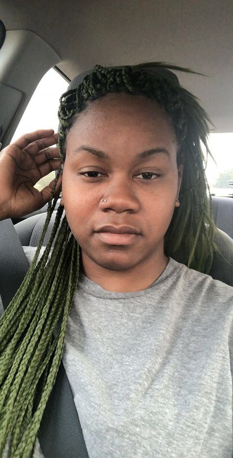 Olive Green Braids, Box Braids Green, Braiding My Own Hair, Green Braiding Hair, Green Box Braids, Braids Green, Green Braids, Braids Natural Hair, Cute Braids