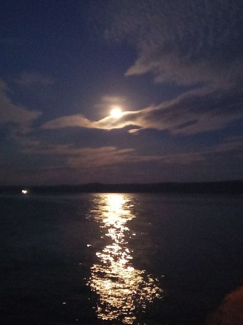 for wallpaper purposes, moonlight on water Moon Shining On Water, Moon Reflected On Water, Moon On Water, Moonlight On Water, Animation Pictures, Moon Pictures, Music Artwork, Water Painting, Types Of Art