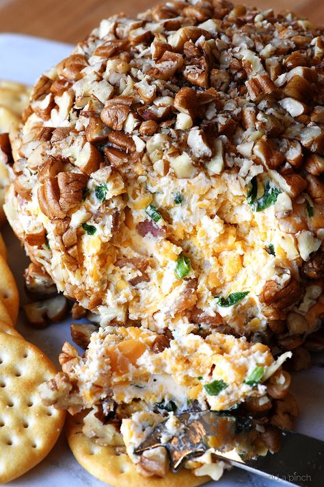 Bacon Ranch Cheeseball, Bacon Ranch Cheese Ball Recipe, Bacon Ranch Cheese Ball, Baby Shower Food Menu, Ranch Cheese Ball, Cheese Ball Recipes Easy, Homemade Ranch Seasoning, Cheese Ball Recipe, Cheesy Appetizer