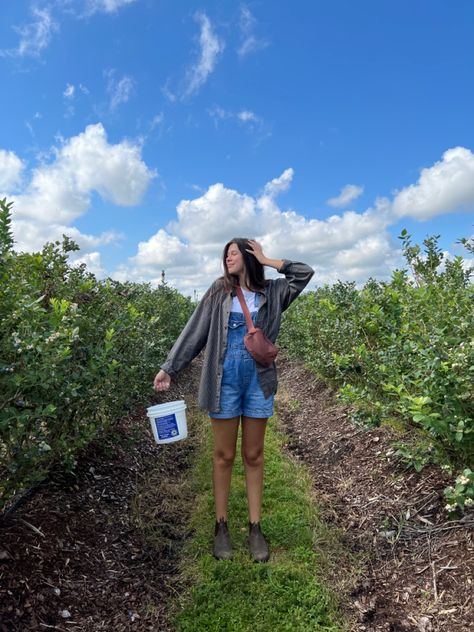 Blueberry Picking Aesthetic, Blueberry Picking Outfit, Overalls Flannel, Blueberry Picking, Beach Instagram Pictures, Beach Instagram, Farm Clothes, Green Field, Insta Ideas