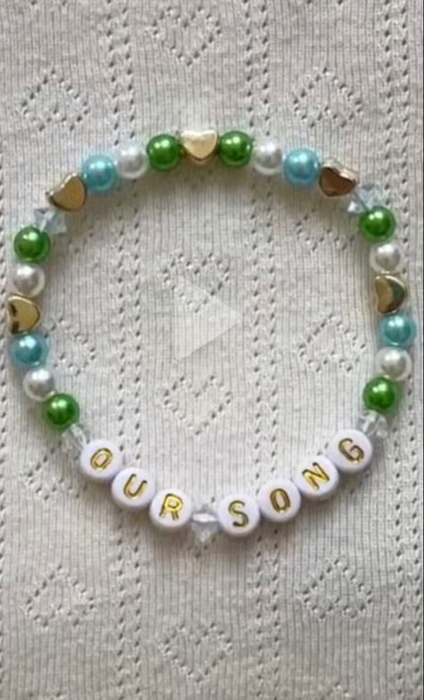 Eras Tour Bracelet Ideas Pony Beads, Bracelets Outfit, Frendship Bracelets, Beaded Jewelry Bracelets, Friendship Bracelets With Beads, Friendship Bracelets Designs, Diy Bracelet Designs, Diy Bracelets Patterns, Jewelry Accessories Ideas