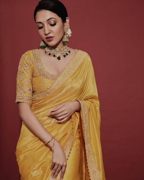 Kavitha Gutta, Yellow Blouse Designs, Yellow Silk Saree, Engagement Saree, Saree Wearing Styles, Simple Saree Designs, Look More Attractive, New Saree Blouse Designs, Traditional Indian Dress