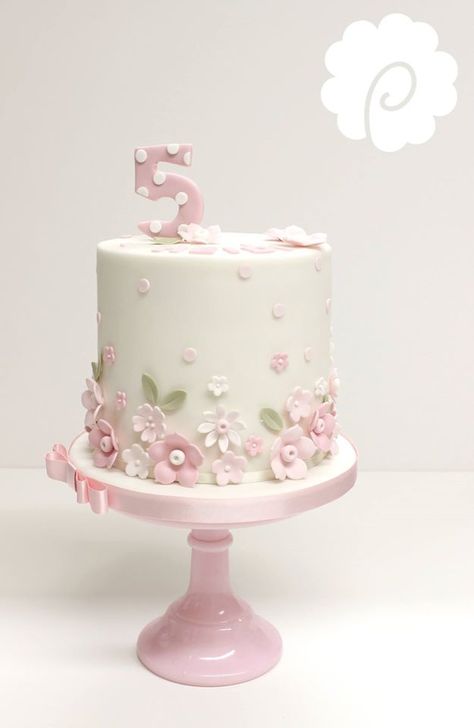 Kue Fondant, Single Tier Cake, Girly Cakes, Birthday Cake With Flowers, Childrens Birthday Cakes, Novelty Cakes, Floral Cake, First Birthday Cakes, White Cake