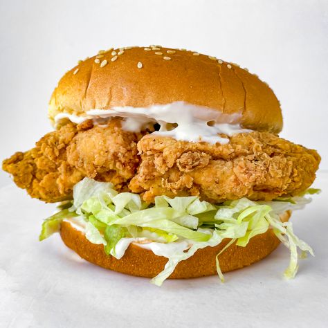 Vegan KFC Chick'n Sandwich Kfc Spicy Chicken Sandwich, Spicy Chicken Sandwich Sauce, Kfc Spicy Chicken, Kfc Seasoning Recipe, Chicken Sandwich Sauce, Vegan Kfc, Sandwich Sauce, Famous Cookies, Spicy Chicken Sandwich