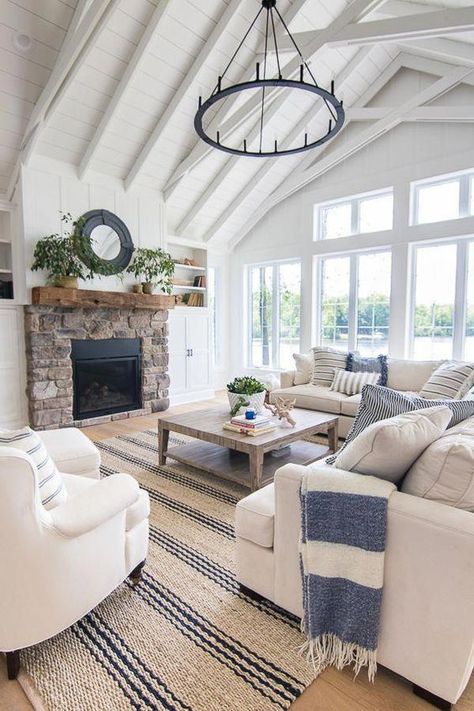 Rustic Cottage Living Room, Blue And White Living Room, White Living Room Decor, Furnitur Ruang Keluarga, Farmhouse Interior Design, Minimalist Home Interior, Cottage Living Rooms, Coastal Living Rooms, Modern Farmhouse Living Room