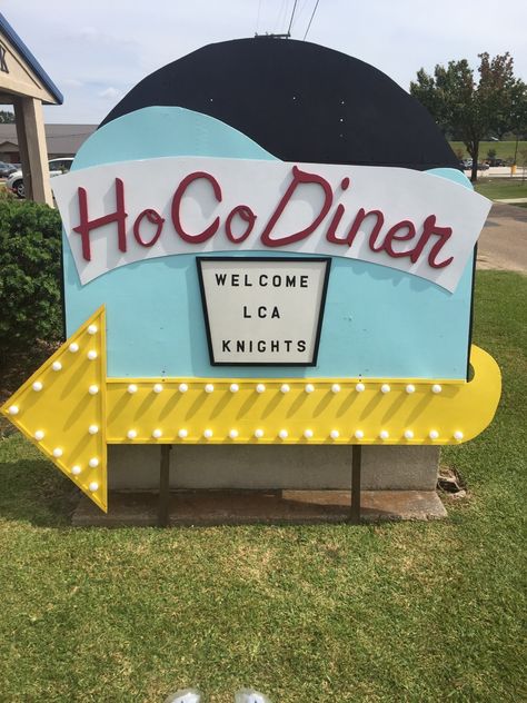 50's diner theme Homecoming Decorations Homecoming Dance Decorations, Homecoming Dance Ideas, Grease Dance, Homecoming Dance Themes, Grease Party, Rally Idea, 50s Theme Parties, Homecoming Decorations, Homecoming Floats