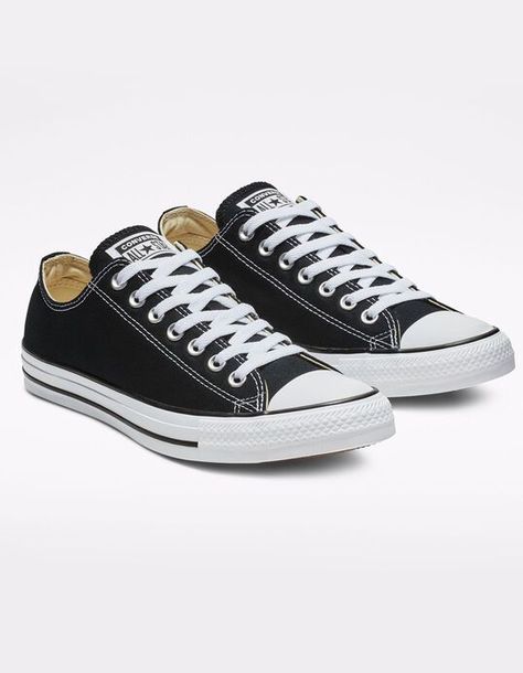 We all know how black and white are beautifu... Coraline Closet, Black Converse Low Tops, Converse Low Cut, Black Converse Low, Zapatillas All Star, All Star Black, Black Chuck Taylors, Converse Classic, Black And White Converse