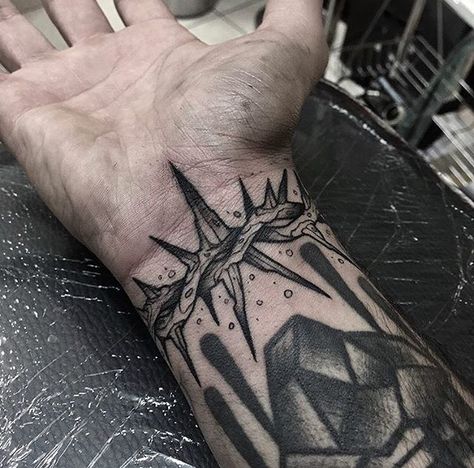 Wrist filler by @davide_dw ⚫️ Be active and tag #onlythedarkest to submit your work! Feel free to share our page ⚫️ #onlythedarkest #otd #blackandgrey #evil #dark #blackworkers #blackwork #tattoo #tattooing #ink #dakest #blackandgreytattoo #illustration #darkwork #follow #like #love #blackworkers_tattoo #inked #original #topblackworkers #blackandblack #blackboldsociety #blacktattooart #blackink #traditional #blacktraditional #filler #thorns Tattoos Pulseras, Voodoo Tattoo, Thorn Tattoo, Filler Tattoo, Tattoo Wrist, Theme Tattoo, Tattoo Traditional, Tattoo Bracelet, Feather Tattoos