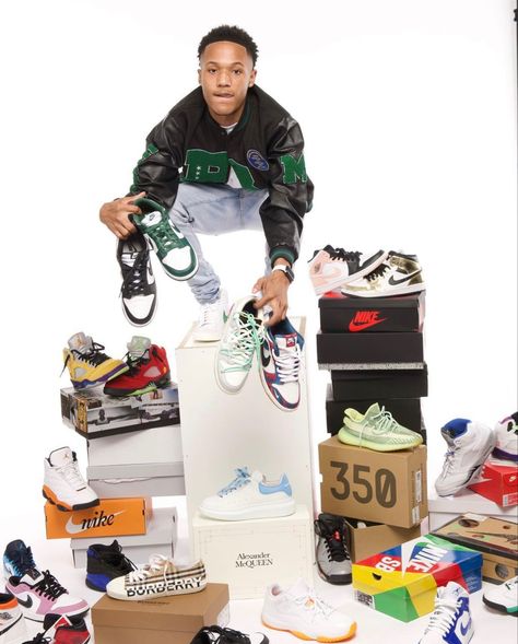 Air Jordan Photoshoot, Senior Pics With Jordan Shoes, Jordan Themed Photoshoot, Sneaker Photoshoot Ideas Men, Sneaker Ball Photo Shoot, Sneaker Head Photo Shoot, Senior Casual Pictures High Schools, Jordans Photoshoot, Jordan Birthday Photoshoot