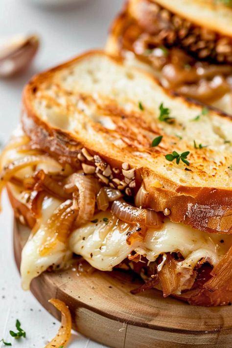 French Onion Grilled Cheese, Onion Grilled Cheese, Cheese Game, Cheese Sandwich Recipes, Best Grilled Cheese, Toast Sandwich, Food Experience, Toasted Bread, Grilled Cheese Recipes