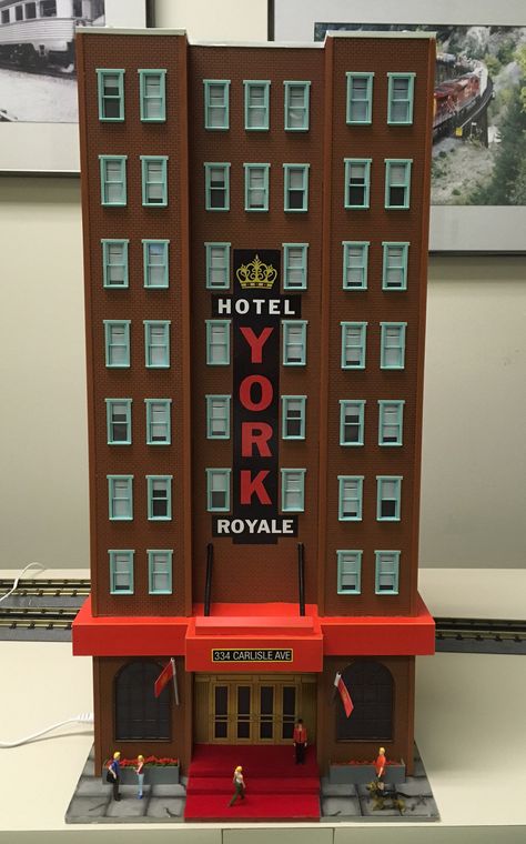 The York Hotel Royale mega-structure from Menards! - Classic Toy Trains Magazine Hotel Model Architecture, Minecraft Hotel Build, Cardboard Building Model, Building Model Architecture, Minecraft Hotel, Mega Structure, Building Miniature, Toy Train Layouts, Ho Scale Buildings