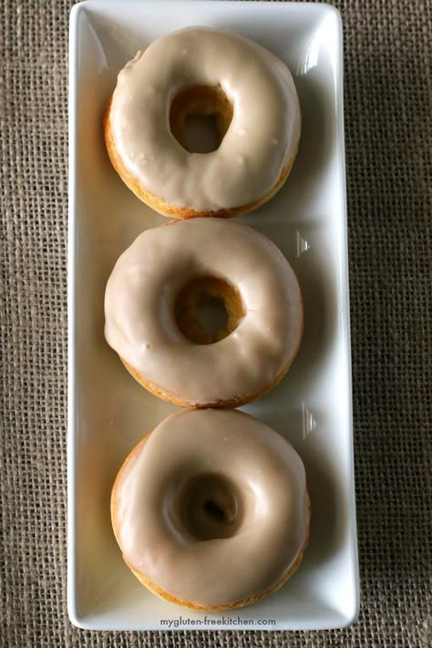 Dairy Free Donuts, Gluten Free Donut Recipe, Gluten Free Doughnuts, Maple Donuts, Lactose Intolerance, Patisserie Sans Gluten, Glazed Donuts, Gluten Free Donuts, Tofu Scramble