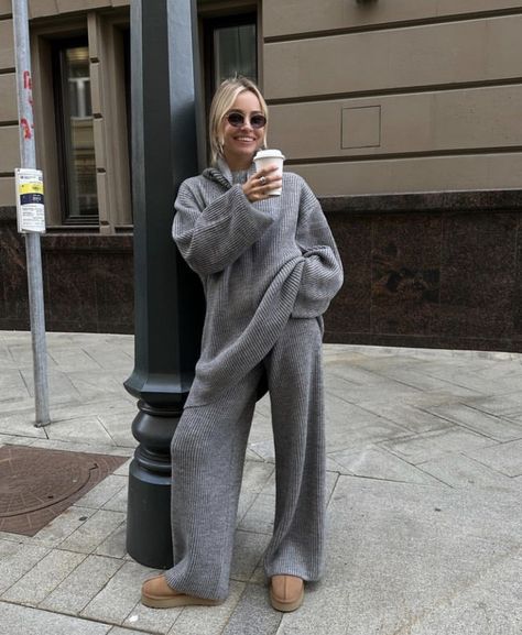 grey outfits, grey aesthetic, grey pants outfits, grey pant outfits, grey monochrome outfit, grey sweater outfit Loose Trousers Outfit, Grey Pants Outfit, Grey Autumn, Grey Sweater Outfit, Split Sweater, Female Outfits, Winter Knit Sweater, Knitted Suit, Casual Wide Leg Pants