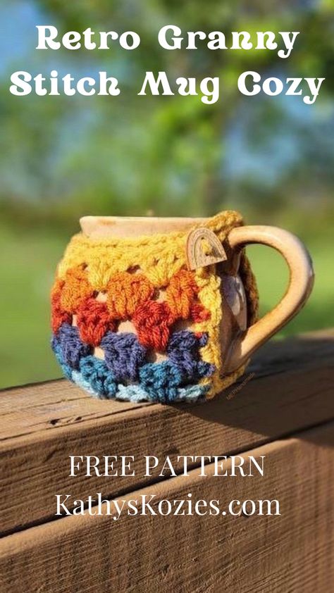 Yarn Mug, Crochet Projects With Granny Squares, Granny Square Blankets, Crochet Cozies, Stitch Mug, Comfy Crochet, Crochet Pot Holders Free Pattern, Kitchen Crochet, Crochet Mug Cozy