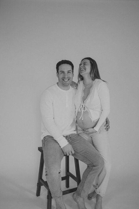 Maternity Shoot With Stool, Maternity Stool Pose, Backdrop Maternity Photos, Stool Maternity Shoot, Sitting Maternity Poses, Couple Maternity Pictures Studio, Stool Poses, Home Maternity Photography, Indoor Maternity Photography