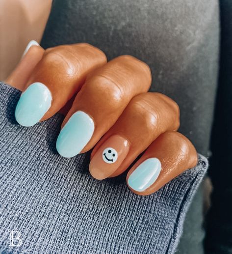 Cute Simple Back To School Nails, Volleyball Nails, Vaca Nails, Soccer Nails, Pool Nails, Teen Nails, Kids Nail Designs, Cute Pink Nails, Cute Short Nails