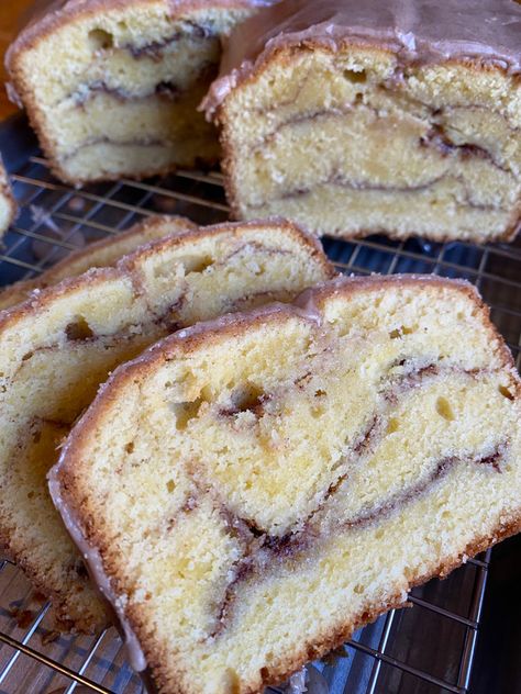 Cinnamon Pound Cake, Cinnamon Roll Pound Cake, Cinnamon Cake Recipes, Cinnamon Cake, Sugar Cake, Bundt Cakes Recipes, Bread Recipes Sweet, Pound Cake Recipes, My Recipes