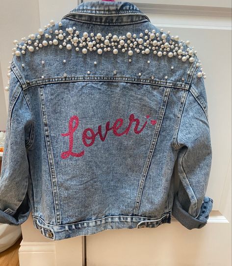 Taylor Swift Diy, Lover Jacket, Bailey Mcknight, Concert Ootd, Jean Jacket Diy, Taylor Swift Costume, Swift Outfits, Rain Fall, Reputation Era