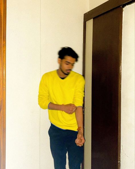 Men Aesthetic Blur Picture. Yellow Sweatshirt. Blur Pic, Aesthetic Blur, Blur Picture, Men Aesthetic, Yellow Sweatshirt, Blur, Casual Outfits, Yellow, Sweatshirts