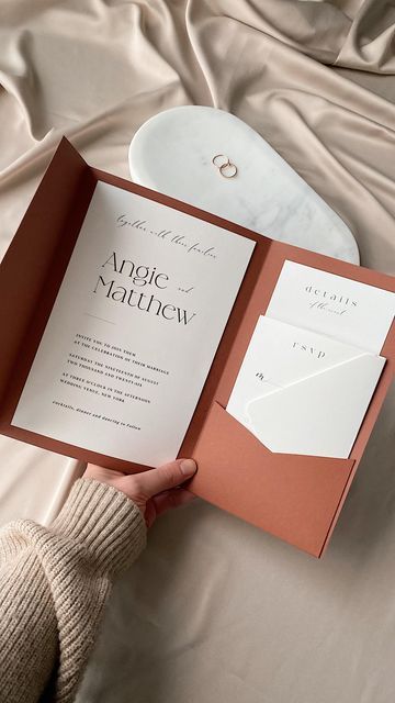 Tyyni Creative | Wedding Printables on Instagram: "I wanted to remind you that there is an end-of-year sale on my website and all products are still 50% off for a few more days. ❤️‍🔥 Also - I just added the first pocket invitation template set on my website! 😍 I adore this color palette and minimalist font. Link to my Etsy page in bio. 🤍 #pocketinvitation #pocketinvitations #weddingpocketfold #pocketfold #weddinginvitations #weddinginvitation #weddinginvite #weddinginspiration #diyweddi Minimalist Font, Pocket Invitation, Envelope Art, Wedding Envelopes, Wedding Idea, Online Wedding, Creative Wedding, Diy Invitations, Invitation Suite