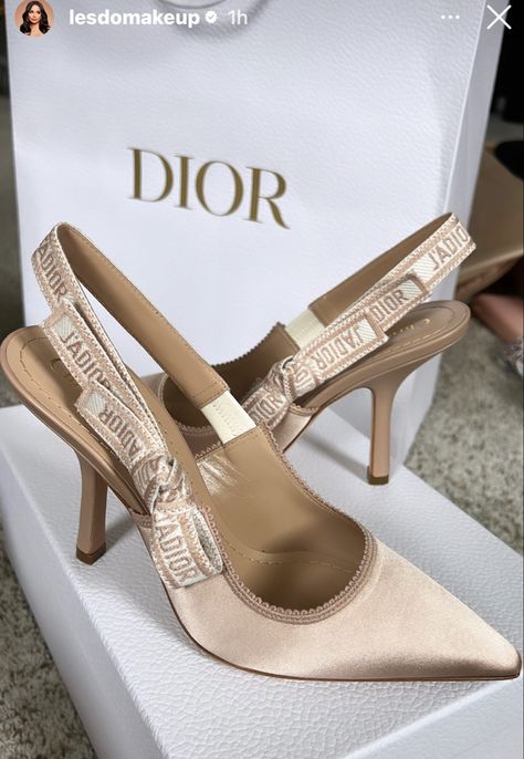 Elegant Shoes Heels, Special Shoes, Pretty Heels, Luxury Heels, Fancy Heels, Fashion Shoes Heels, Cute Shoes Heels, Shoes Heels Classy, Pakaian Feminin