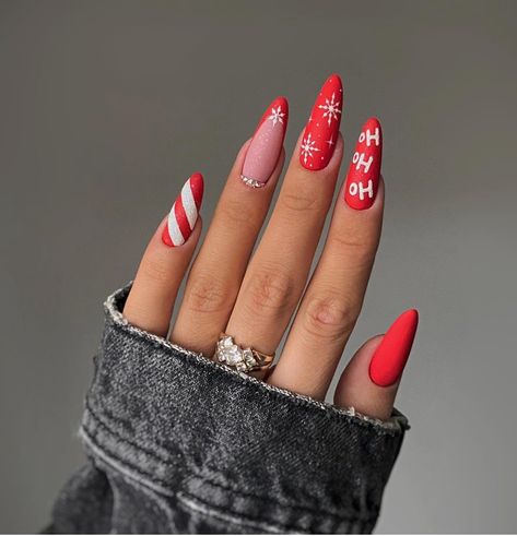 Christmas Nail Designs Candy Cane, Candy Cane Acrylic Nails, Candy Cain Nails, Christmas Candy Cane Nails, Candy Cane Christmas Nails, Clover Nails, Peppermint Nails, Paisley Nails, Candy Cane Nail Art