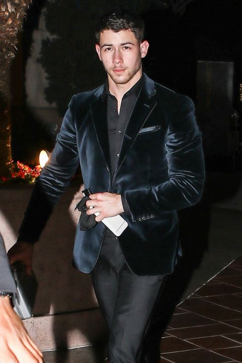 NickJonas. Velvet Jacket Outfit Men, Velvet Jacket Outfit, Indian Wedding Reception Outfits, Nick Jones, Outfits Guys, Velvet Outfit, Velvet Dinner Jacket, Cocktail Attire Men, Men's Tuxedo