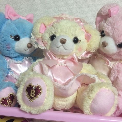 Rainbow Magic, Kid Core, Kawaii Plushies, Kawaii Aesthetic, Cute Stuffed Animals, Polly Pocket, Fluttershy, Pink Aesthetic, Teddy Bears