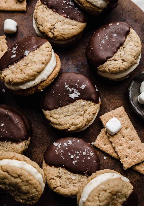 S'mores Sandwich Cookies - Salt & Baker Sandwich Cookies Chocolate, Marshmallow Cookie Sandwich, Holiday Sandwich Cookies, Soft And Chewy White Chocolate Macadamia Nut Cookies, Fall Sandwich Cookies, Smore Recipes Ideas, Cookie Sandwich Ideas, S'mores Cookies, S’mores Cookie