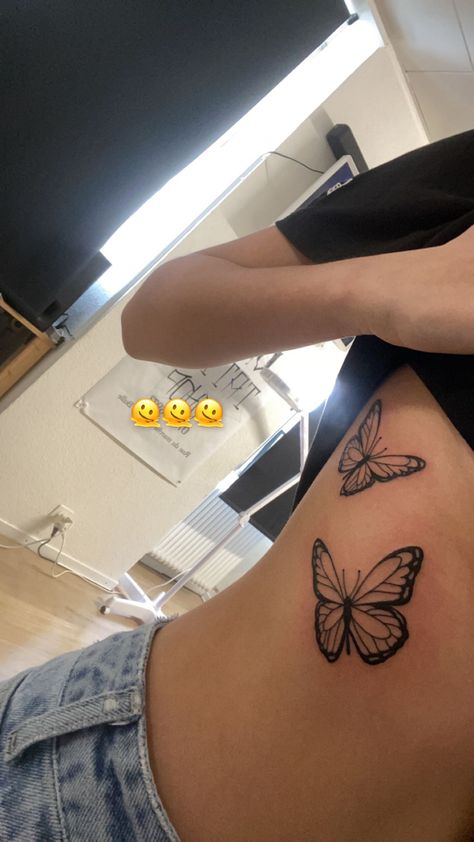 Butterfly Rib Tattoo, Side Tattoos Women, Basic Tattoos, Cute Hand Tattoos, Cross Tattoos For Women, Sharpie Tattoos, Tattoos For Black Skin, Pretty Tattoos For Women, Dope Tattoos For Women