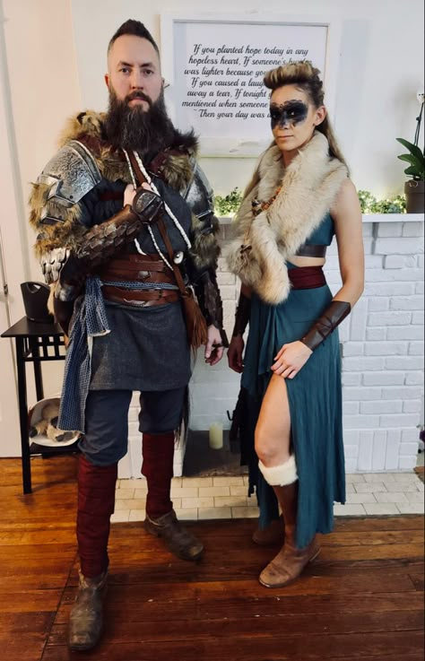 Make Viking Costume, Renn Faire Viking, Celtic Warrior Costume, Viking Dress Up, Diy Women's Viking Costume, Viking Couples Costumes, Vikings Costume Female, Viking Queen Costume, Women’s Viking Costume