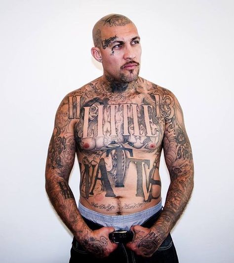 Little Prison Style Tattoos, Cholo Tattoo, Traditional Chicano Tattoos, Art Chicano, Chicanas Tattoo, Gang Tattoos, Chicano Love, Chicano Style, Gang Culture