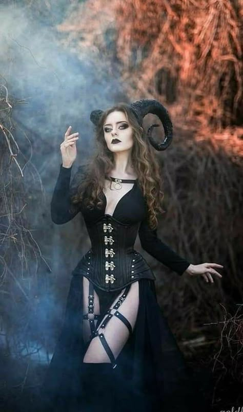 Trendy Costumes, Succubus Costume, Dark Fairy Costume, Demon Costume, Witch Photos, Fairy Photoshoot, Halloween Photography, Goth Fairy, Gothic Models