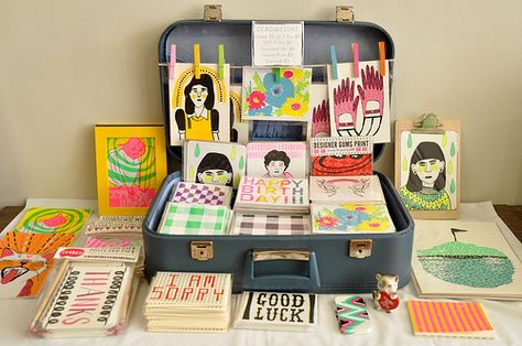 Deadweight Vintage Markets Display, Suitcase Display, Market Stall Display Ideas, Craft Stall Display, Art Fair Display, Art Fair Booth, Stall Display, Greeting Card Display, Craft Market Display