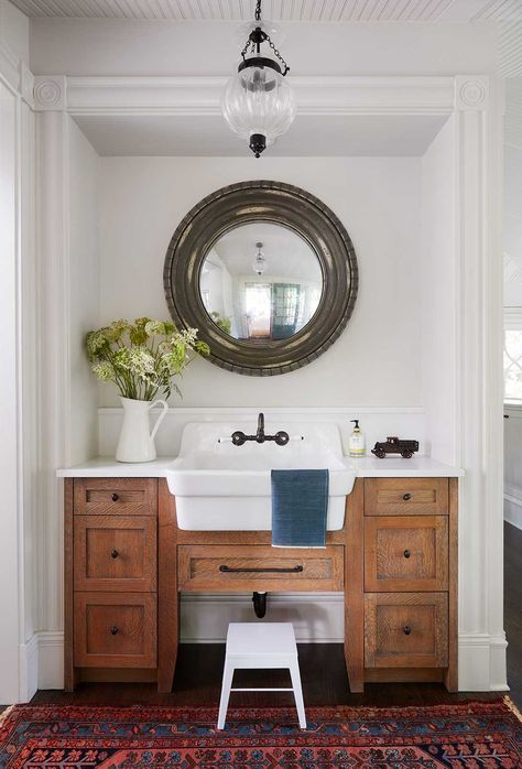 Greenview | 2to5 Design Clever Bathroom Storage, Farmhouse Bathroom Sink, Bathroom Vanity Storage, Eclectic Farmhouse, Farmhouse Bathroom Vanity, Bathroom Model, Trough Sink, Casa Country, Wooden Vanity